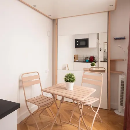 Super Mini - 2 Pax, Bed 公寓