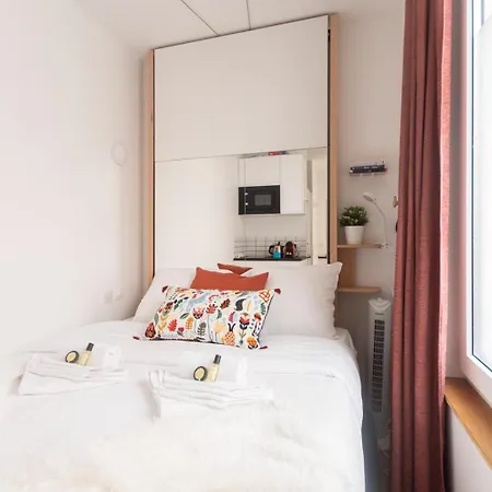Super Mini - 2 Pax, Bed * Párizs